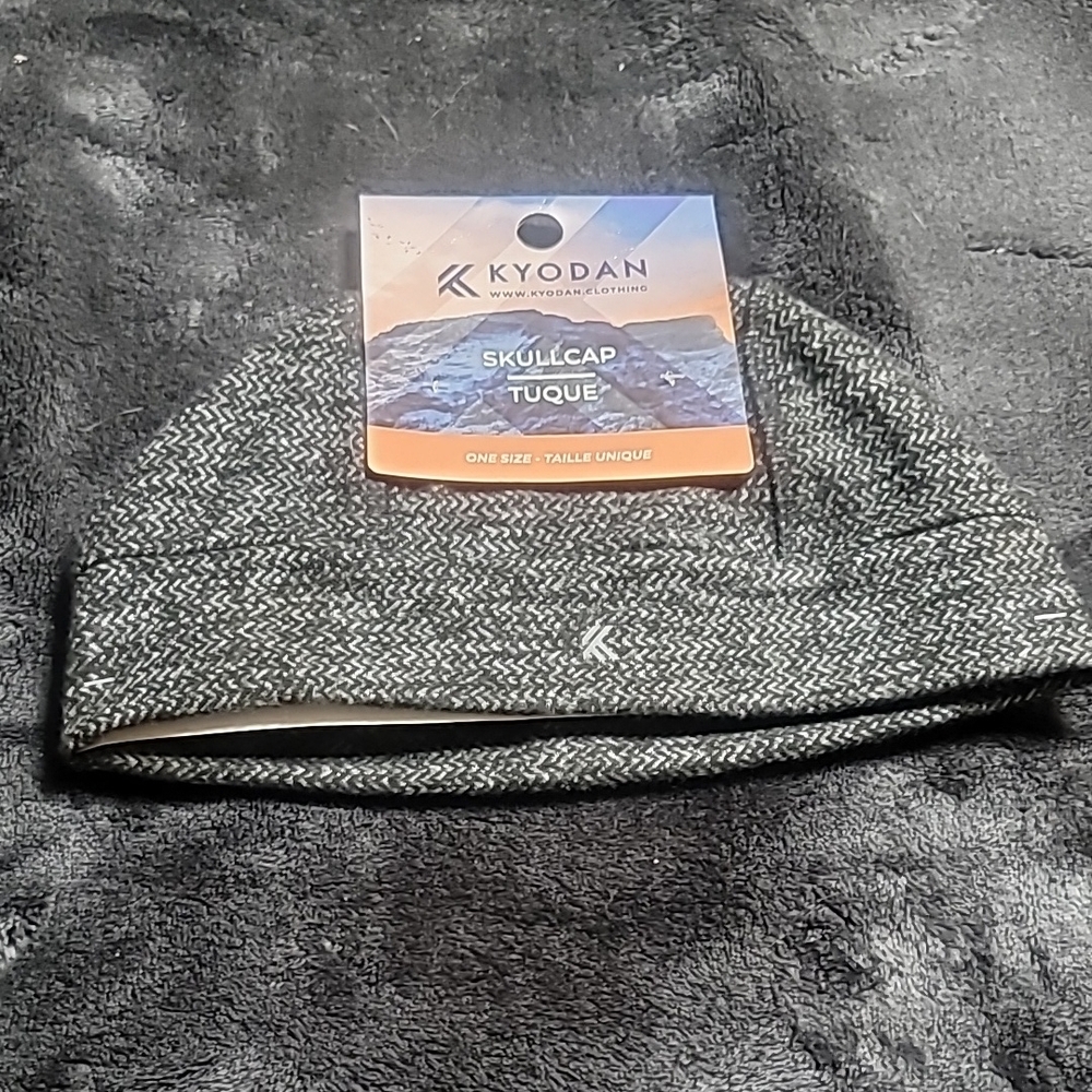 Kyodan Black and White Skullcap